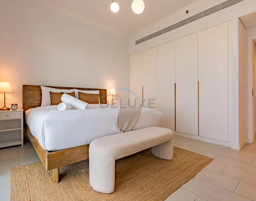 Beachfront Stay with Full Sea Views, Walking Distance to The Walk — La Vie — photo 16