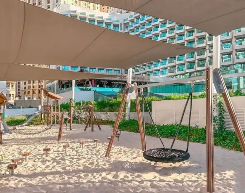 Beachfront Stay with Full Sea Views, Walking Distance to The Walk — La Vie — photo 21