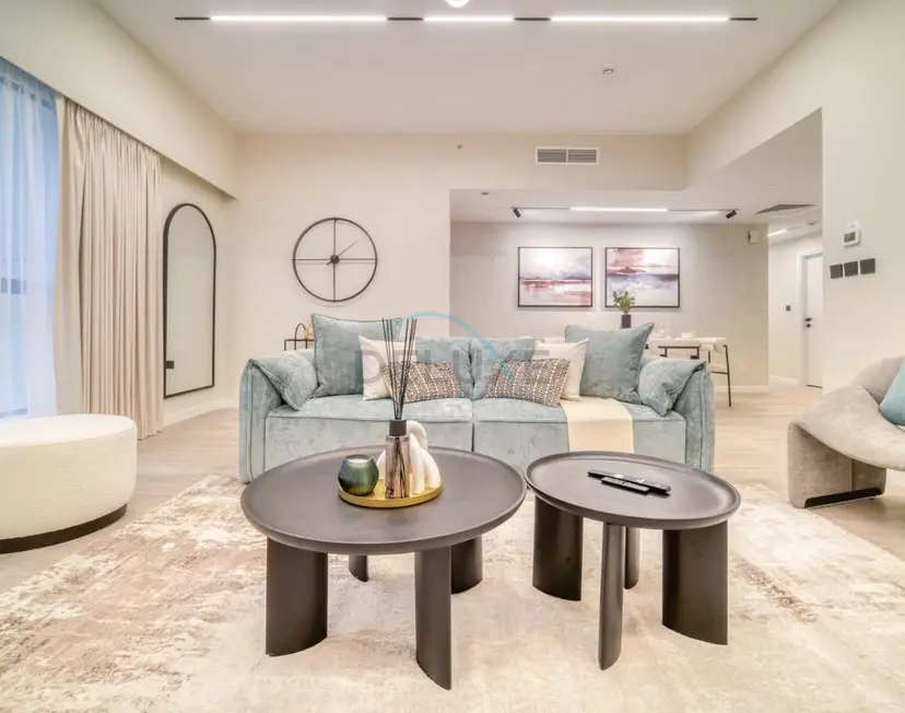 High-Floor 2-Bedroom, Just a Stone’s Throw from the Tram — Sadaf — photo 10