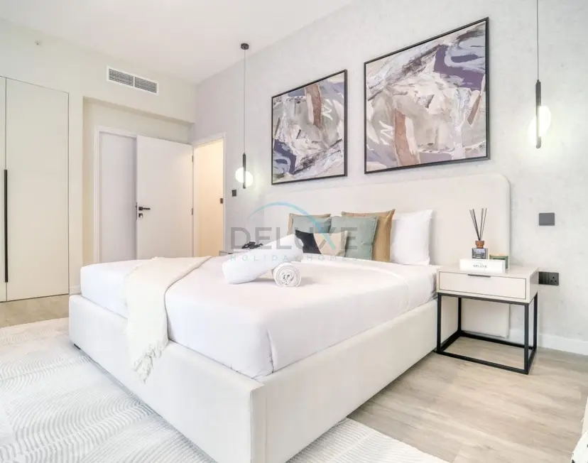 High-Floor 2-Bedroom, Just a Stone’s Throw from the Tram — Sadaf — photo 32