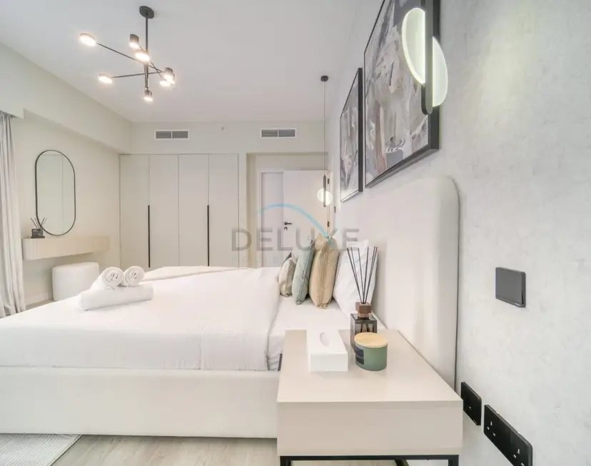 High-Floor 2-Bedroom, Just a Stone’s Throw from the Tram — Sadaf — photo 33
