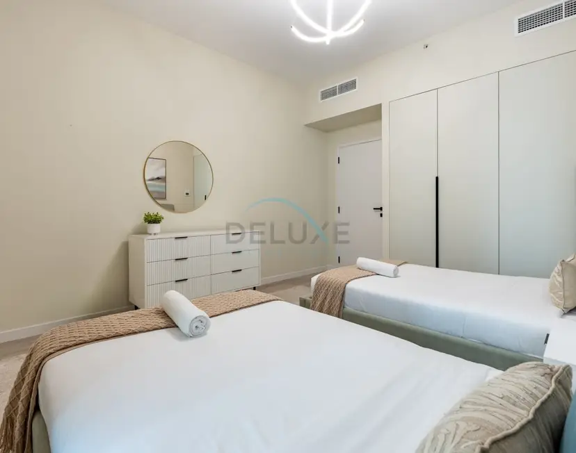 High-Floor 2-Bedroom, Just a Stone’s Throw from the Tram — Sadaf — photo 38