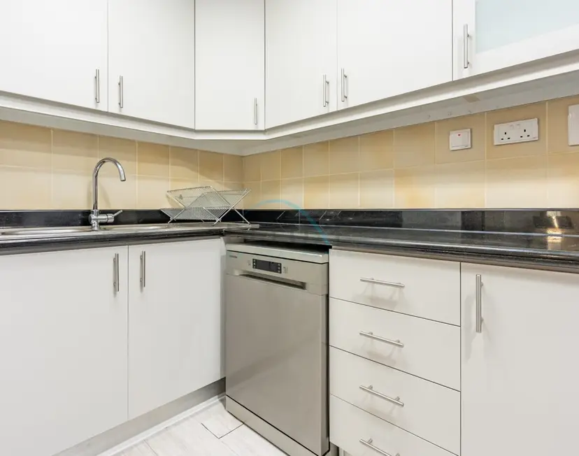 Upscale 2-Bedroom — Shams — photo 24